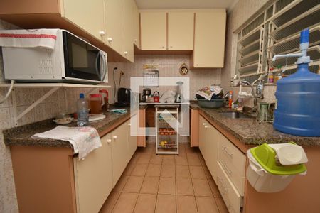 Casa à venda com 101m², 4 quartos e 2 vagas Casa à venda com 101m², 4 quartos e 2 vagasCozinha