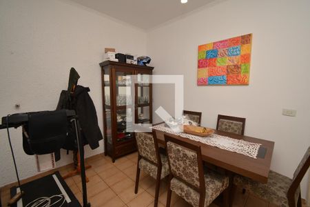 Casa à venda com 101m², 4 quartos e 2 vagas Casa à venda com 101m², 4 quartos e 2 vagasCozinha