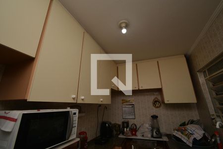 Casa à venda com 101m², 4 quartos e 2 vagas Casa à venda com 101m², 4 quartos e 2 vagasCozinha