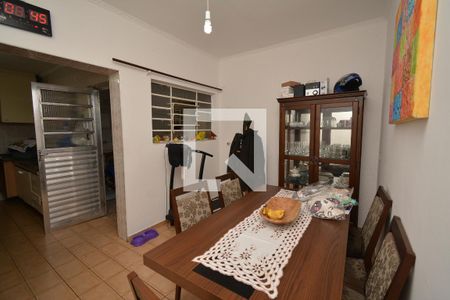 Casa à venda com 101m², 4 quartos e 2 vagas Casa à venda com 101m², 4 quartos e 2 vagasCozinha