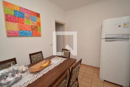 Casa à venda com 101m², 4 quartos e 2 vagas Casa à venda com 101m², 4 quartos e 2 vagasCozinha