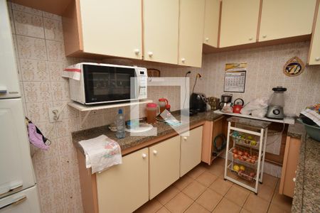 Casa à venda com 101m², 4 quartos e 2 vagas Casa à venda com 101m², 4 quartos e 2 vagasCozinha
