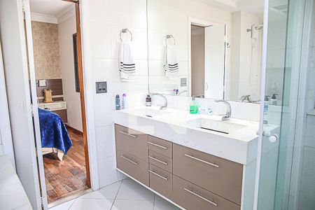 Apartamento à venda com 260m², 3 quartos e 2 vagas Apartamento à venda com 260m², 3 quartos e 2 vagasBanheiro da Suíte 3