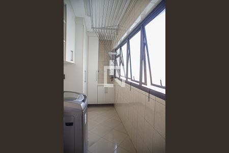 Apartamento à venda com 260m², 3 quartos e 2 vagas Apartamento à venda com 260m², 3 quartos e 2 vagasÁrea de Serviço