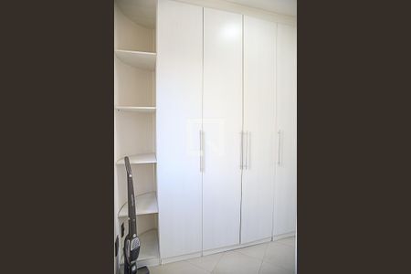 Apartamento à venda com 260m², 3 quartos e 2 vagas Apartamento à venda com 260m², 3 quartos e 2 vagasCloset da suíte 3
