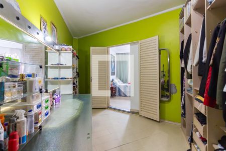 Closet de casa para alugar com 3 quartos, 200m² em Vila Yolanda, Osasco