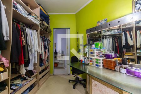 Closet de casa para alugar com 3 quartos, 200m² em Vila Yolanda, Osasco