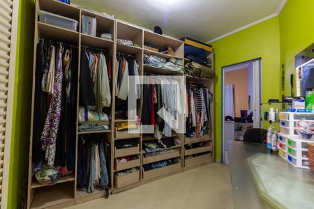 Closet de casa para alugar com 3 quartos, 200m² em Vila Yolanda, Osasco