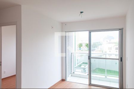 Sala de apartamento para alugar com 2 quartos, 48m² em Pechincha, Rio de Janeiro