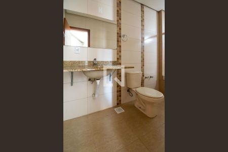 Casa à venda com 234m², 5 quartos e 4 vagas Casa à venda com 234m², 5 quartos e 4 vagasBanheiro da Suíte