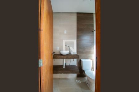 Casa à venda com 234m², 5 quartos e 4 vagas Casa à venda com 234m², 5 quartos e 4 vagasBanheiro de Serviço