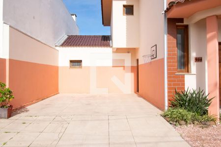 Casa à venda com 234m², 5 quartos e 4 vagas Casa à venda com 234m², 5 quartos e 4 vagasGaragem