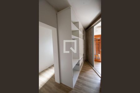 Casa à venda com 234m², 5 quartos e 4 vagas Casa à venda com 234m², 5 quartos e 4 vagasCloset da suíte