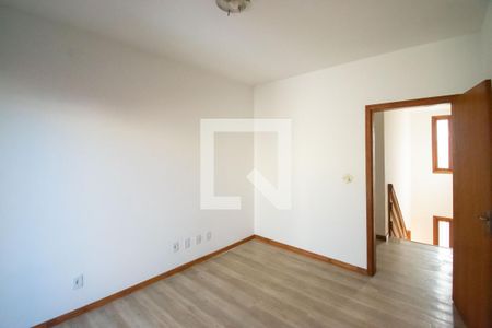 Casa à venda com 234m², 5 quartos e 4 vagas Casa à venda com 234m², 5 quartos e 4 vagasQuarto 3