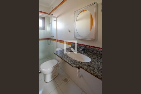 Casa à venda com 234m², 5 quartos e 4 vagas Casa à venda com 234m², 5 quartos e 4 vagasBanheiro 2