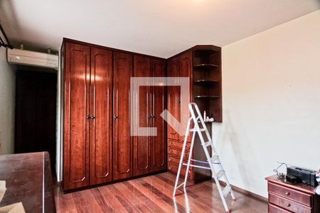 Suíte de casa à venda com 3 quartos, 170m² em Vila Ester (zona Norte), São Paulo