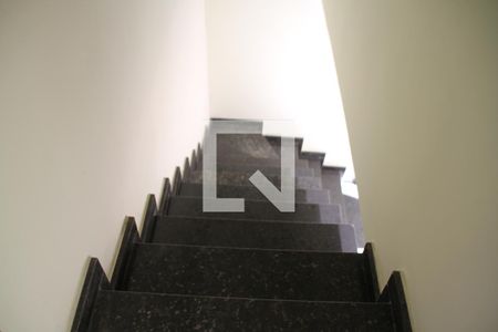 Escada de casa de condomínio à venda com 2 quartos, 55m² em Itaquera, São Paulo