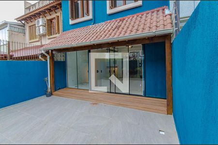 Varanda da sala de casa à venda com 3 quartos, 158m² em Espírito Santo, Porto Alegre