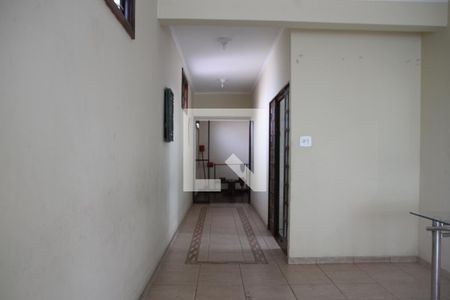 Corredor de casa à venda com 4 quartos, 350m² em Itaquera, São Paulo