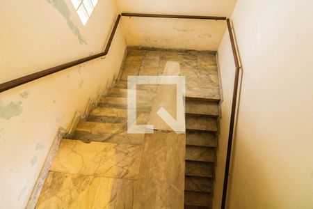 Casa para alugar com 379m², 5 quartos e 2 vagas Casa para alugar com 379m², 5 quartos e 2 vagasAcesso quartos