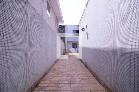 Casa para alugar com 379m², 5 quartos e 2 vagas Casa para alugar com 379m², 5 quartos e 2 vagasCorredor