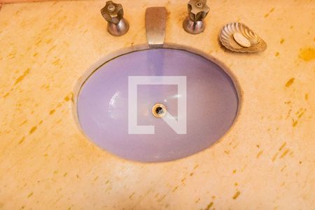 Casa para alugar com 379m², 5 quartos e 2 vagas Casa para alugar com 379m², 5 quartos e 2 vagasDetalhe do banheiro da suíte