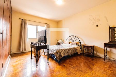 Casa para alugar com 379m², 5 quartos e 2 vagas Casa para alugar com 379m², 5 quartos e 2 vagasSuíte 1