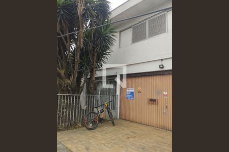 Casa para alugar com 379m², 5 quartos e 2 vagas Casa para alugar com 379m², 5 quartos e 2 vagasFachada