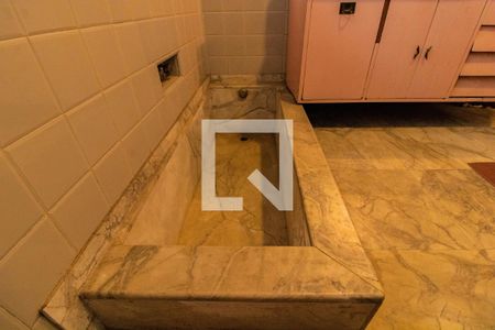 Casa para alugar com 379m², 5 quartos e 2 vagas Casa para alugar com 379m², 5 quartos e 2 vagasDetalhe do banheiro