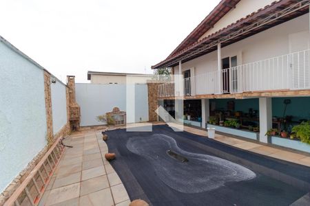 Casa à venda com 363m², 4 quartos e 6 vagas Casa à venda com 363m², 4 quartos e 6 vagasPiscina