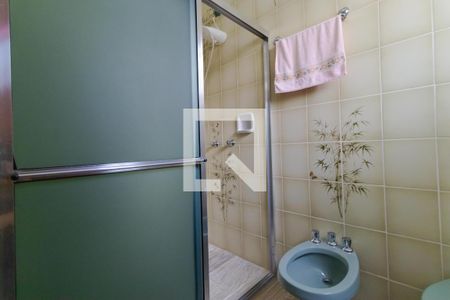 Casa à venda com 363m², 4 quartos e 6 vagas Casa à venda com 363m², 4 quartos e 6 vagasBanheiro da Suíte 01