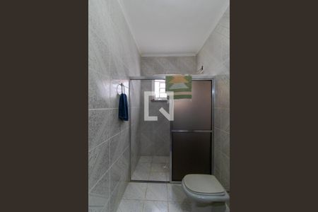 Casa à venda com 363m², 4 quartos e 6 vagas Casa à venda com 363m², 4 quartos e 6 vagasBanheiro 01