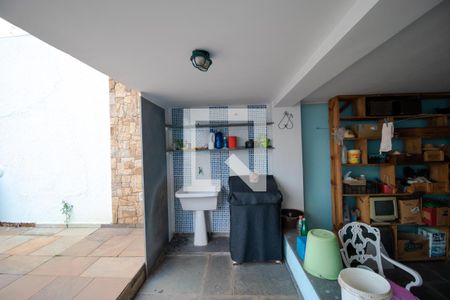 Casa à venda com 363m², 4 quartos e 6 vagas Casa à venda com 363m², 4 quartos e 6 vagasÁrea de Serviço