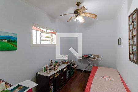 Casa à venda com 363m², 4 quartos e 6 vagas Casa à venda com 363m², 4 quartos e 6 vagasEscritório