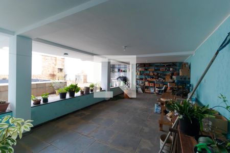 Casa à venda com 363m², 4 quartos e 6 vagas Casa à venda com 363m², 4 quartos e 6 vagasVaranda