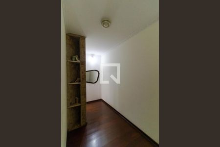 Casa à venda com 363m², 4 quartos e 6 vagas Casa à venda com 363m², 4 quartos e 6 vagasCorredor