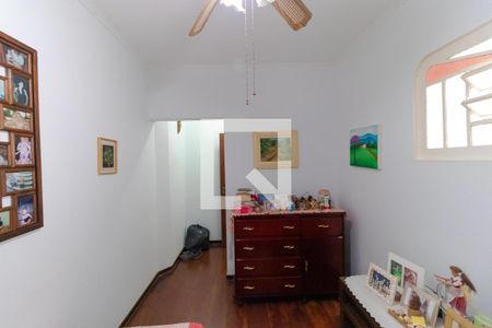 Casa à venda com 363m², 4 quartos e 6 vagas Casa à venda com 363m², 4 quartos e 6 vagasEscritório