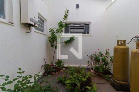 Casa à venda com 363m², 4 quartos e 6 vagas Casa à venda com 363m², 4 quartos e 6 vagasÁrea de Luz