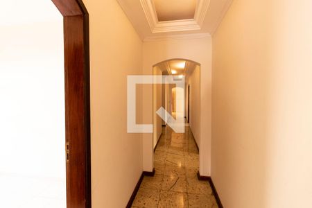 Corredor dos Quarto de casa para alugar com 6 quartos, 420m² em Vila Romero, São Paulo