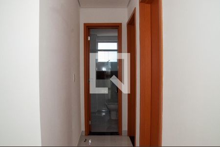 Corredor de apartamento para alugar com 2 quartos, 50m² em Riacho das Pedras, Contagem