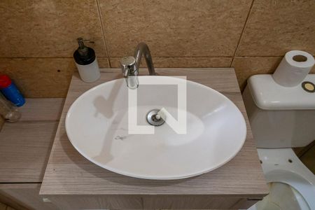 Lavabo de casa de condomínio à venda com 2 quartos, 65m² em Campo Novo, Porto Alegre