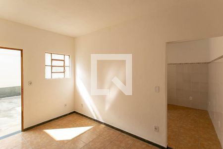 Sala de casa para alugar com 2 quartos, 85m² em Novo Glória, Belo Horizonte