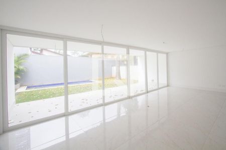 Sala de casa à venda com 4 quartos, 525m² em Granja Julieta, São Paulo