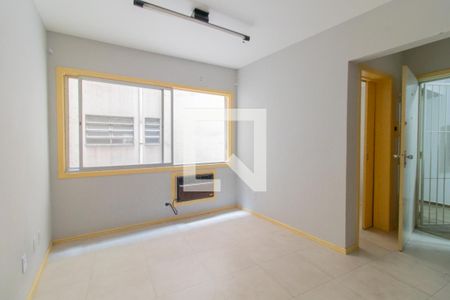 Sala/Quarto de kitnet/studio à venda com 1 quarto, 30m² em Centro Histórico, Porto Alegre