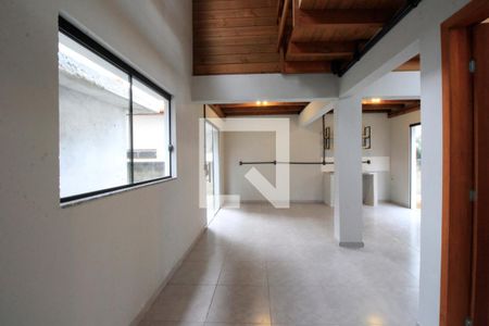 Sala e cozinha de casa para alugar com 3 quartos, 84m² em Campeche, Florianópolis