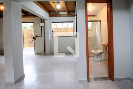 Sala e cozinha de casa para alugar com 3 quartos, 84m² em Campeche, Florianópolis