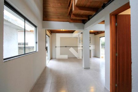 Sala e cozinha de casa para alugar com 3 quartos, 84m² em Campeche, Florianópolis