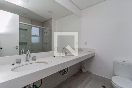 Apartamento à venda com 494m², 3 quartos e 6 vagas Apartamento à venda com 494m², 3 quartos e 6 vagasBanheiro da Suíte 2