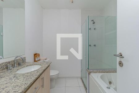 Apartamento à venda com 494m², 3 quartos e 6 vagas Apartamento à venda com 494m², 3 quartos e 6 vagasBanheiro da Suíte 3