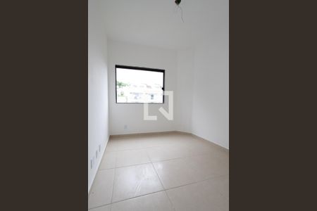 Quarto 1 de apartamento para alugar com 2 quartos, 52m² em Vargem Pequena, Rio de Janeiro